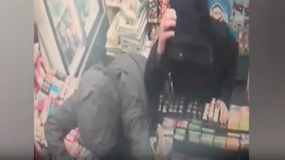 Βίντεο – ντοκουμέντο από τη δράση της άγριας συμμορίας των Αλγερινών στο κέντρο της Αθήνας